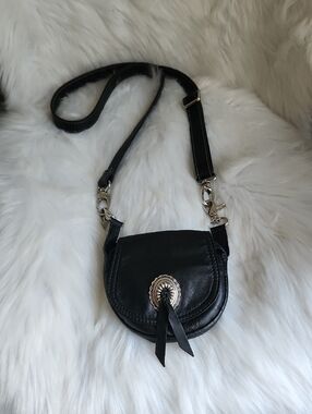 TALISMAN Motorcycle Vintage Black Leather Crossbody Bag with Silver Concho